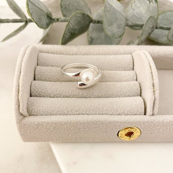 925 Sterling Silver Pearl Ring Minimalist Dainty Ring Pearl Accent Ring - Picture 5 of 8